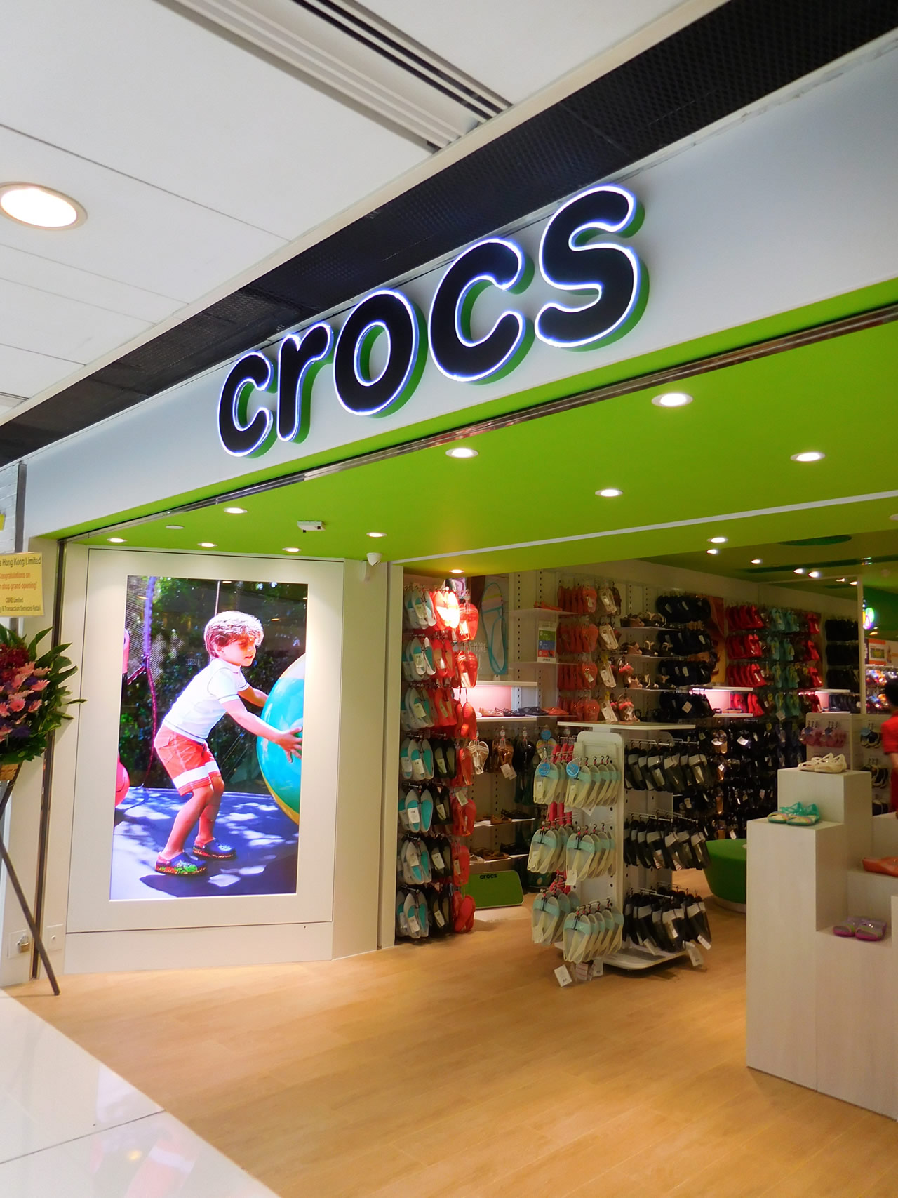 crocs plaza